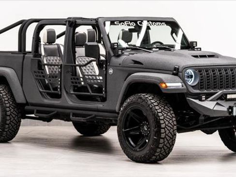 Used 2025 Jeep Gladiator Sport AWD/4WD image 13