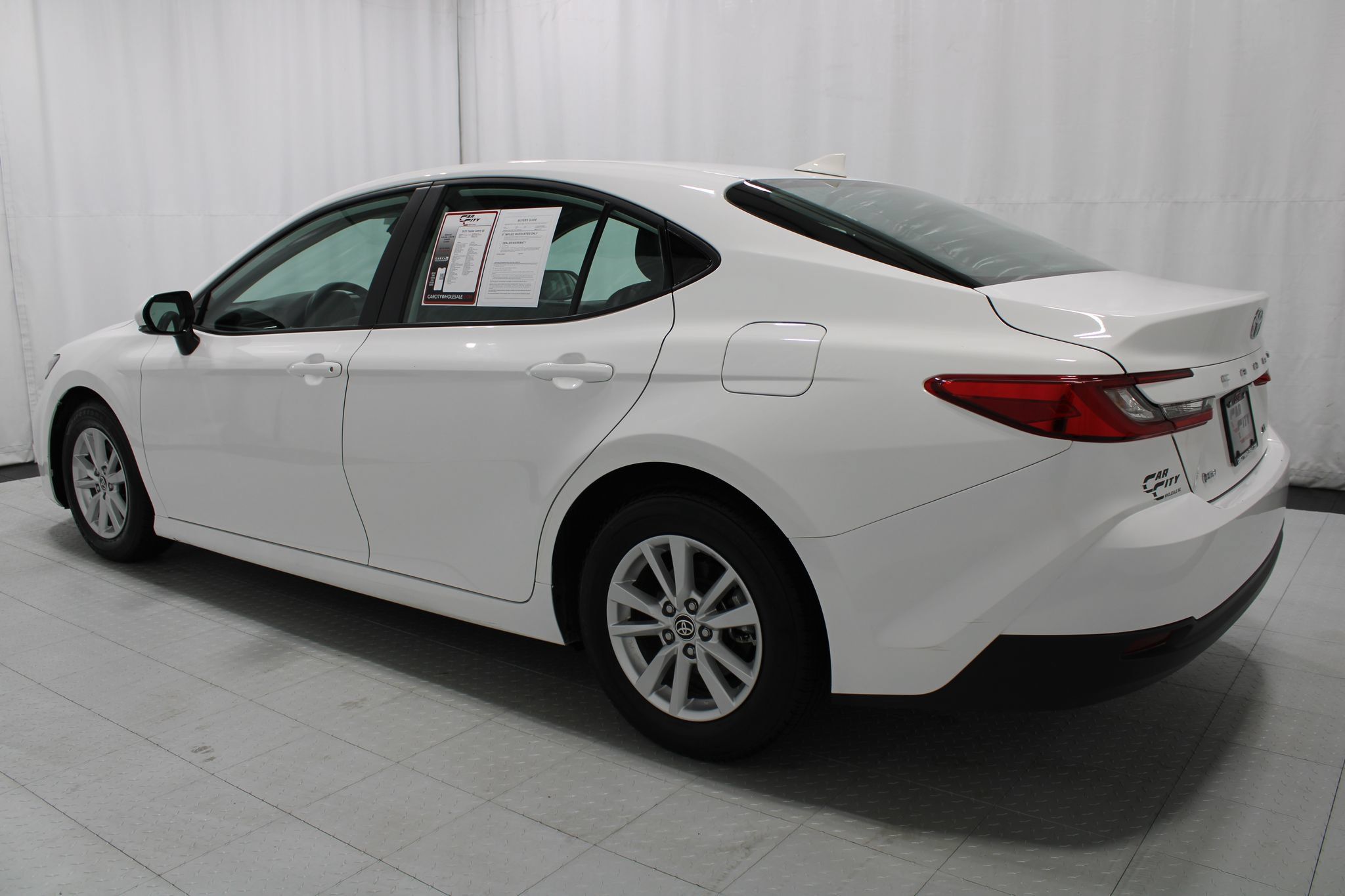 Used 2025 Toyota Camry LE FWD image 8