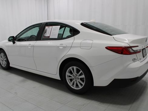 Used 2025 Toyota Camry LE FWD image 8