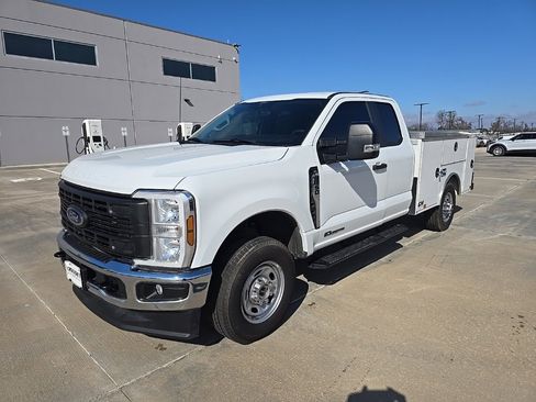 Used 2024 Ford F350 XL w/ XL Chrome Package image 26