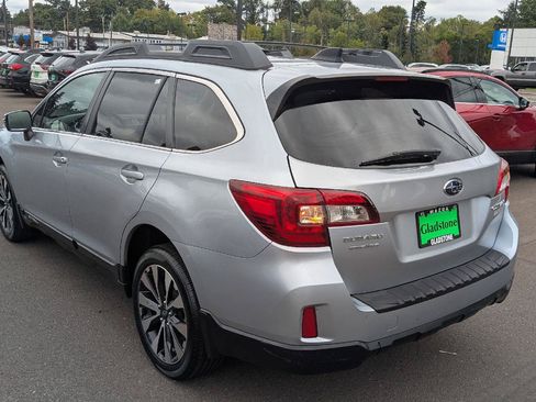 Used 2016 Subaru Outback 2.5i Limited AWD/4WD image 4