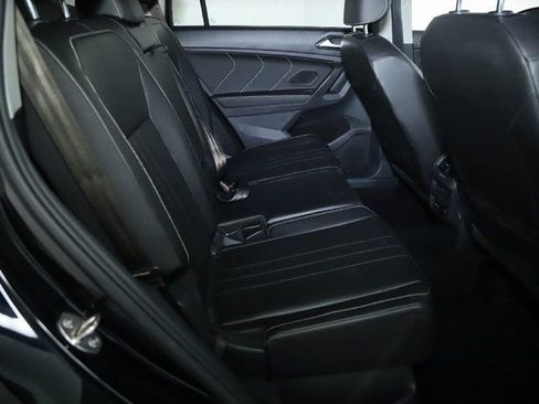 Used 2022 Volkswagen Tiguan SE w/ Panoramic Sunroof Package AWD/4WD image 34