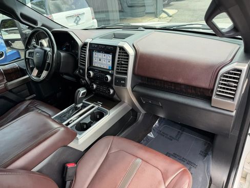 Used 2017 Ford F150 Platinum w/ Equipment Group 701A Luxury AWD/4WD image 14