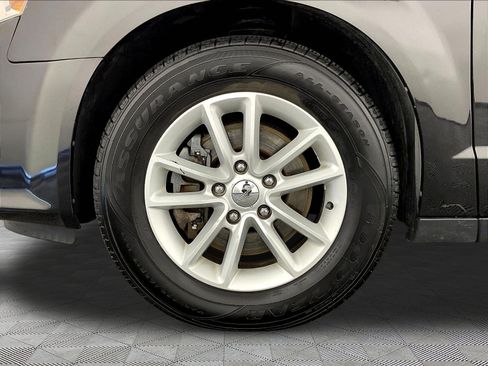 Used 2015 Dodge Grand Caravan SXT FWD image 32