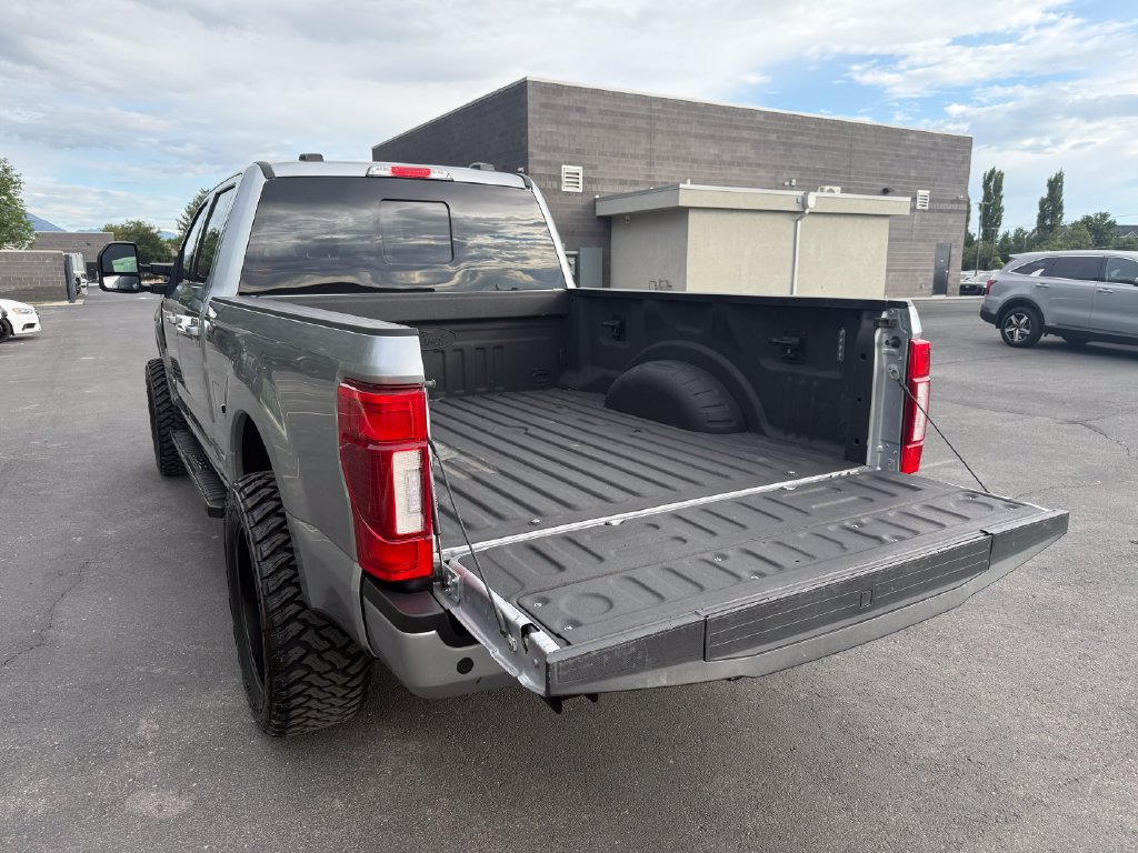 Used 2022 Ford F250 Lariat w/ Black Appearance Package AWD/4WD image 13