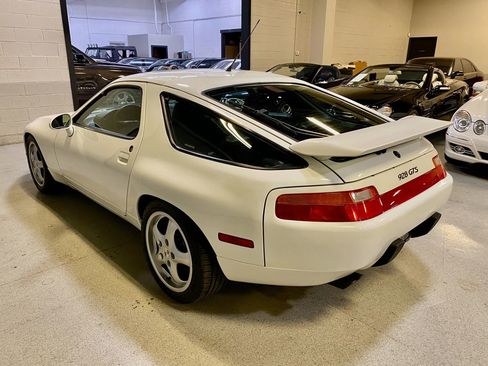 Used 1994 Porsche 928 GTS RWD image 25