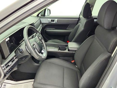 Used 2025 Hyundai Santa Fe SE image 17