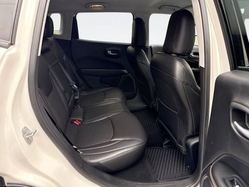 Used 2018 Jeep Compass Latitude w/ Popular Equipment Group AWD/4WD image 17