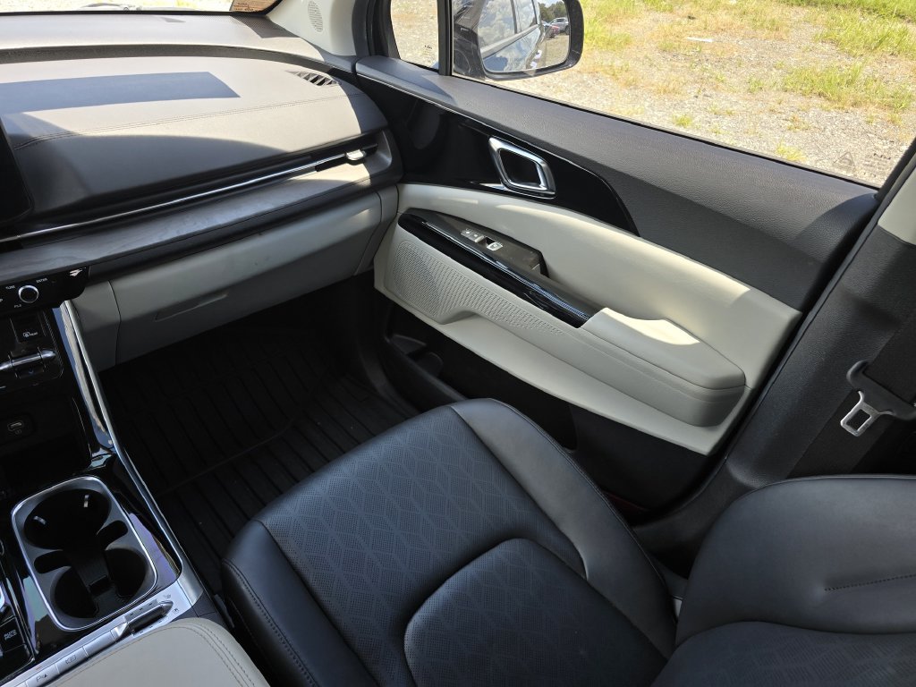 Certified 2024 Kia Carnival SX FWD image 23