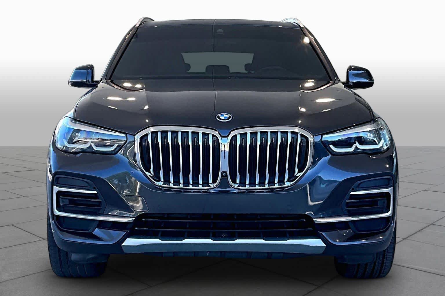Used 2022 BMW X5 xDrive45e w/ Luxury Seating Package AWD/4WD image 3