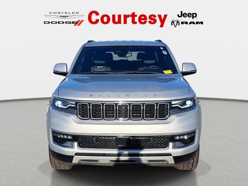 Certified 2022 Jeep Wagoneer Series II AWD/4WD image 10