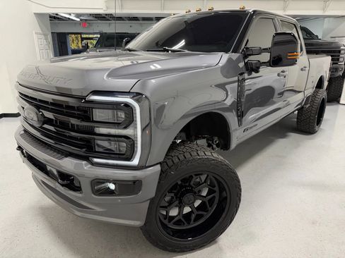 Used 2025 Ford F250 Platinum image 2