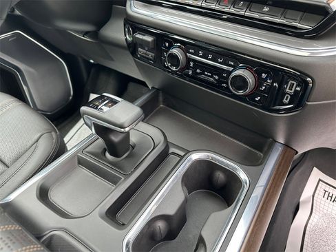 Used 2024 Chevrolet Silverado 1500 High Country w/ High Country Premium Package image 34