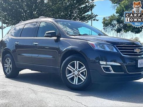 Used 2017 Chevrolet Traverse LT AWD/4WD image 2