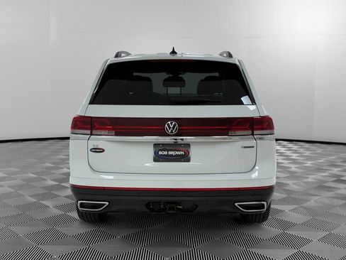 Used 2025 Volkswagen Atlas SE AWD/4WD image 4