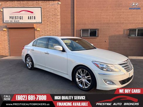 Used 2013 Hyundai Genesis 3.8 w/ Premium Pkg RWD image 2