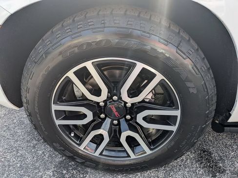 Used 2021 GMC Yukon AT4 w/ AT4 Premium Plus Package AWD/4WD image 10