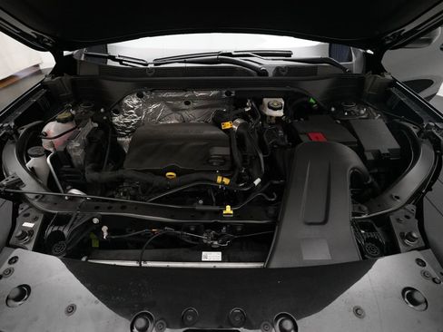 Used 2025 Chevrolet Trax ACTIV w/ Sunroof Package FWD image 3