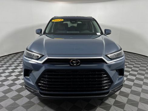 Used 2026 Toyota Grand Highlander XLE FWD image 2