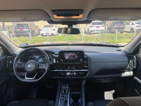 Used 2025 Nissan Pathfinder SV FWD image 36