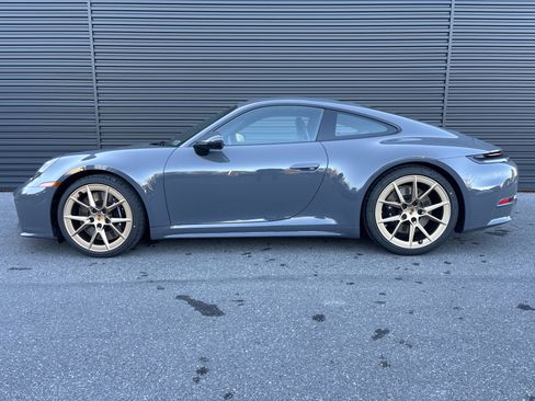 New 2026 Porsche 911 Carrera 4S image 2