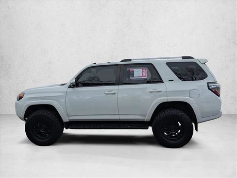 Used 2021 Toyota 4Runner SR5 Premium image 9