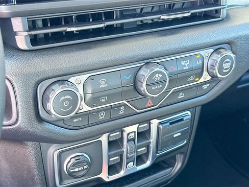 New 2026 Jeep Gladiator Mojave AWD/4WD image 10