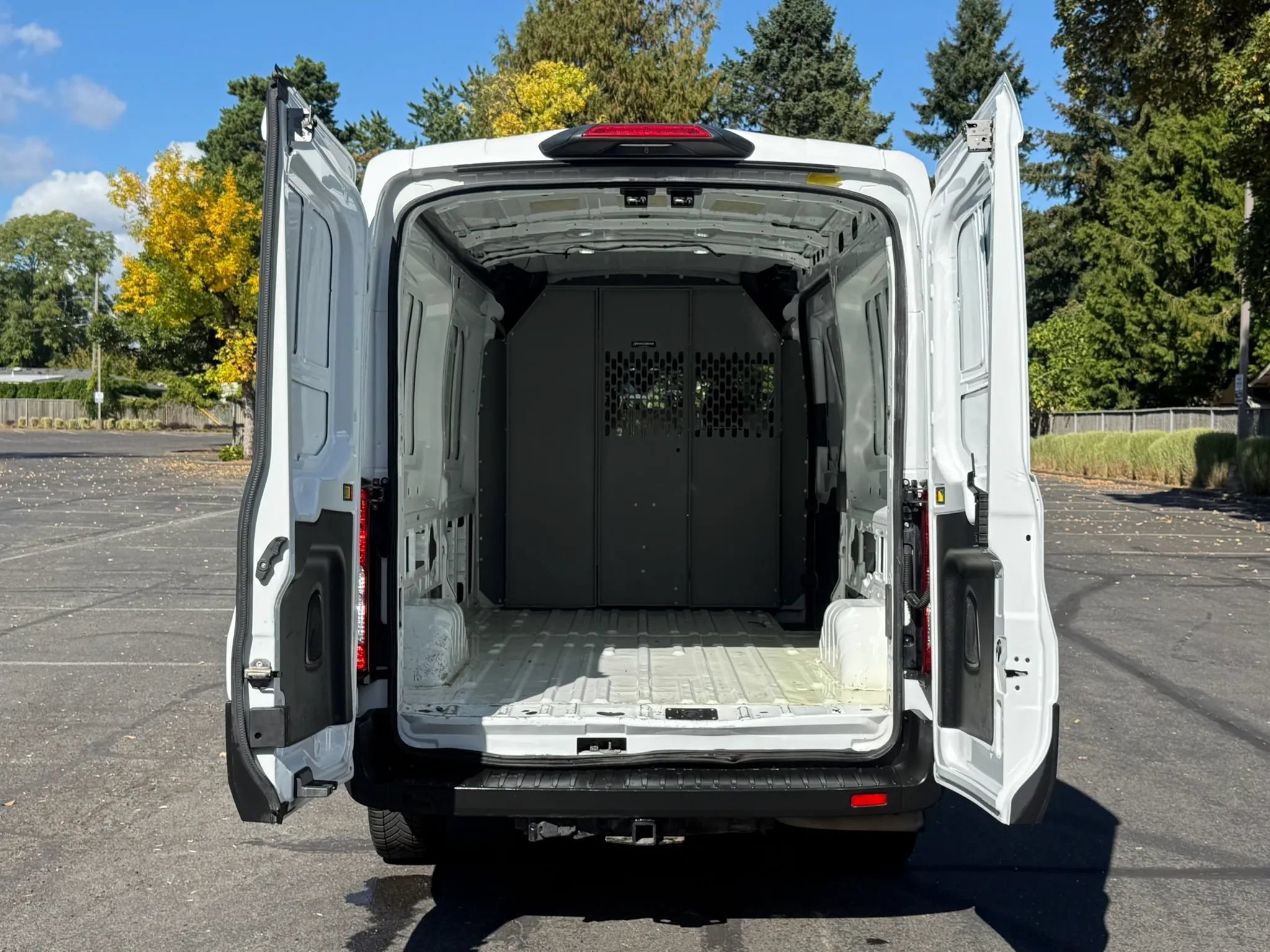 Used 2022 Ford Transit 250 Medium Roof RWD image 10