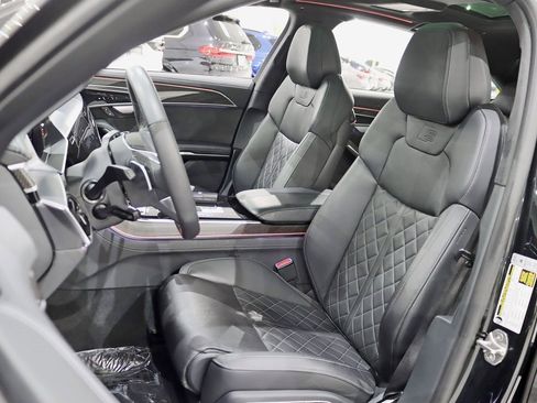 Used 2022 Audi S8 w/ S8 Comfort Plus Package image 30