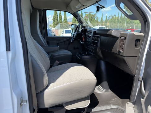 Used 2021 Chevrolet Express 3500 w/ Driver Convenience Package image 11