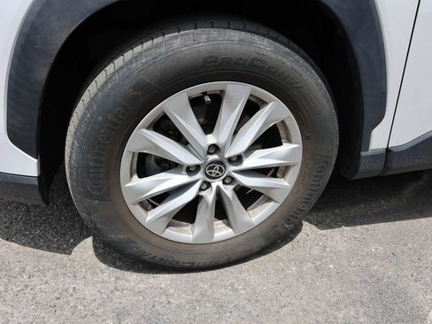 Used 2022 Toyota Corolla Cross LE AWD/4WD image 8