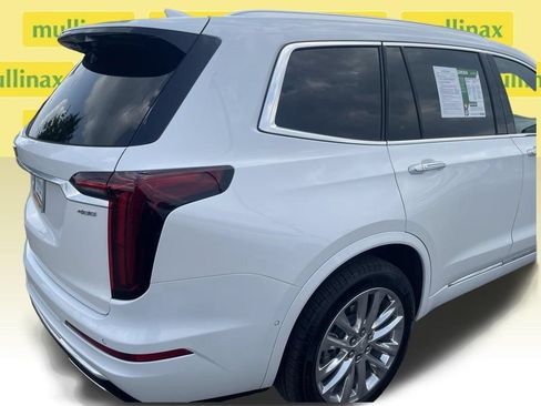 Used 2024 Cadillac XT6 Premium Luxury w/ Technology Package FWD image 11
