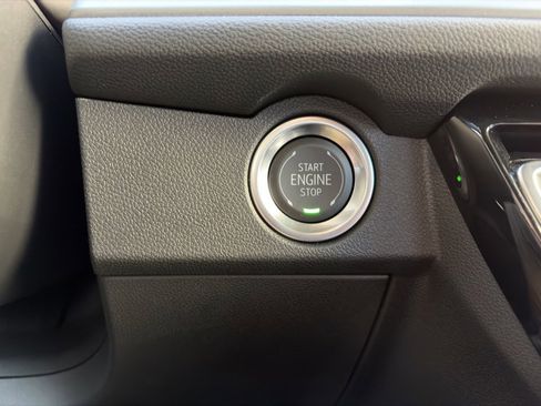 Used 2025 Chevrolet Traverse LT w/ LPO, Floor Liner Package image 26