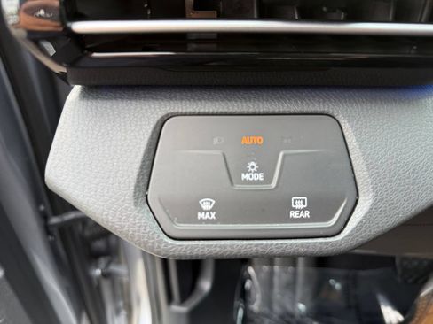 Used 2023 Volkswagen ID.4 Pro RWD image 23