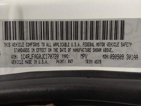 Used 2018 Jeep Grand Cherokee Laredo image 33