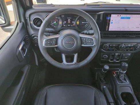 Used 2024 Jeep Wrangler Unlimited Sahara w/ Technology Group AWD/4WD image 16
