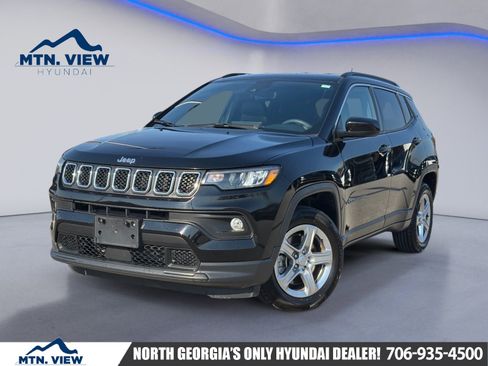 Used 2024 Jeep Compass Latitude w/ Altitude Special Edition AWD/4WD image 1
