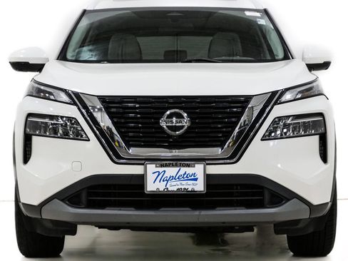 Used 2021 Nissan Rogue SV w/ Premium Package AWD/4WD image 2