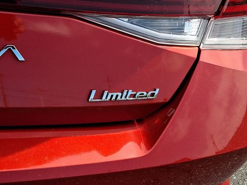 Used 2021 Hyundai Elantra Limited w/ Cargo Package FWD image 31