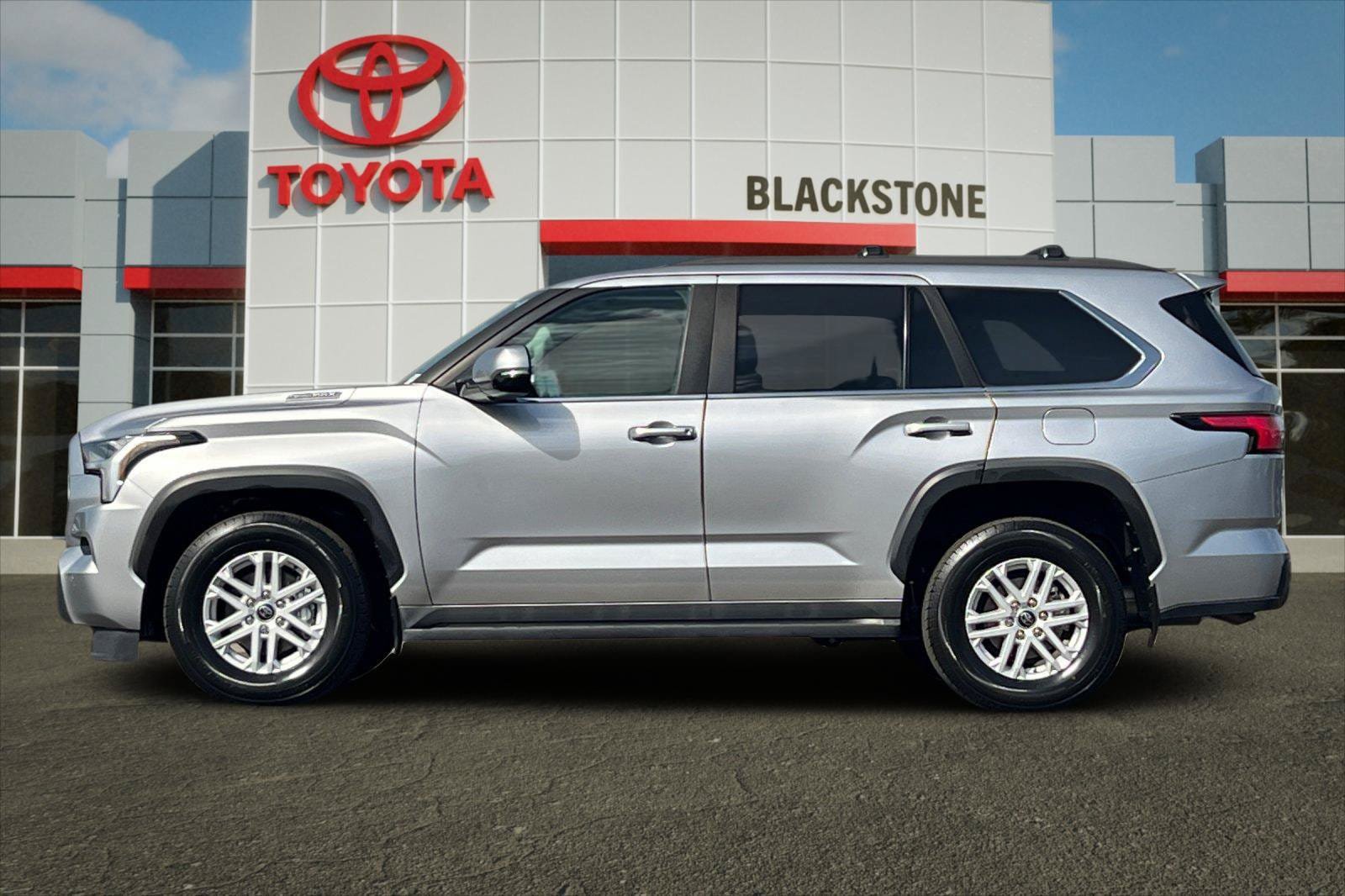 Certified 2024 Toyota Sequoia SR5 w/ SR5 Premium Package AWD/4WD image 6