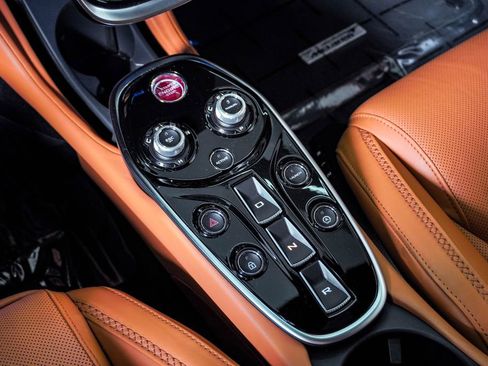 Used 2023 McLaren GT RWD image 29