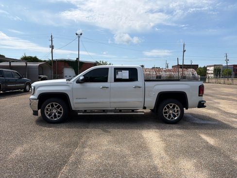 Used 2018 GMC Sierra 1500 SLT w/ SLT Premium Package AWD/4WD image 3