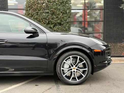 Used 2020 Porsche Cayenne Turbo w/ Performance Package image 23