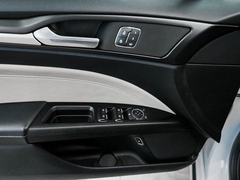 Used 2018 Ford Fusion Energi Titanium image 12