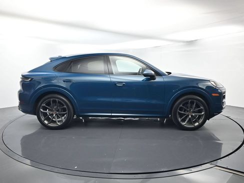Certified 2025 Porsche Cayenne Coupe AWD/4WD image 16