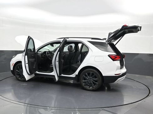Used 2023 Chevrolet Equinox RS FWD image 35