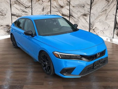 Used 2022 Honda Civic Sport image 2