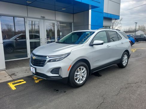 Used 2022 Chevrolet Equinox LT image 2