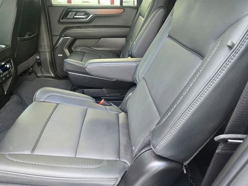 Used 2026 GMC Yukon XL Denali w/ Denali Reserve Package RWD image 13