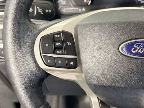 Used 2021 Ford Explorer XLT w/ Equipment Group 202A RWD image 16